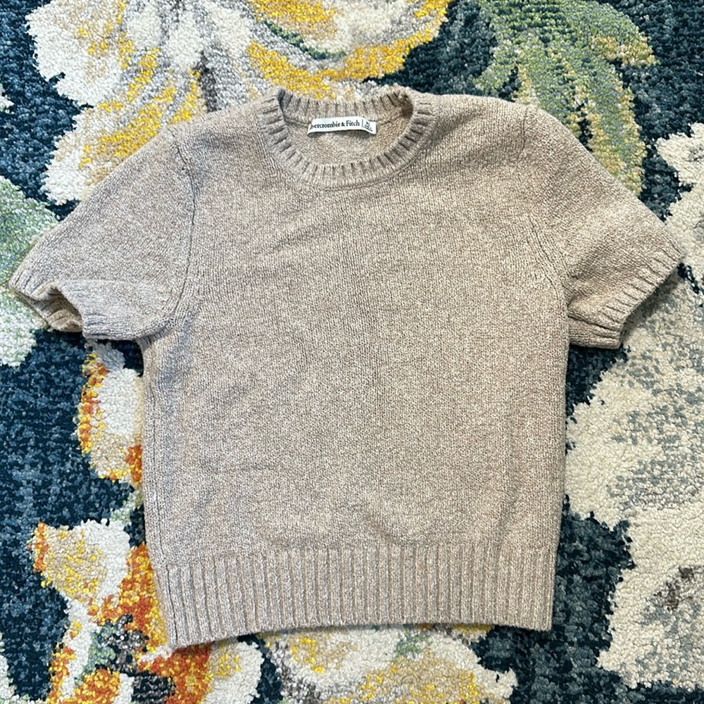 Abercrombie & Fitch XS crew neck sweater, short sleeve XS